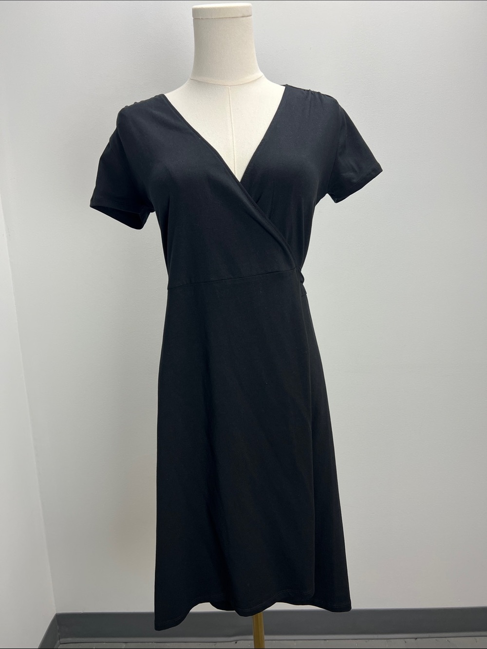 Pact Super Soft Organic Cotton Black Short Sleeve Womens Small Soft Minimalist